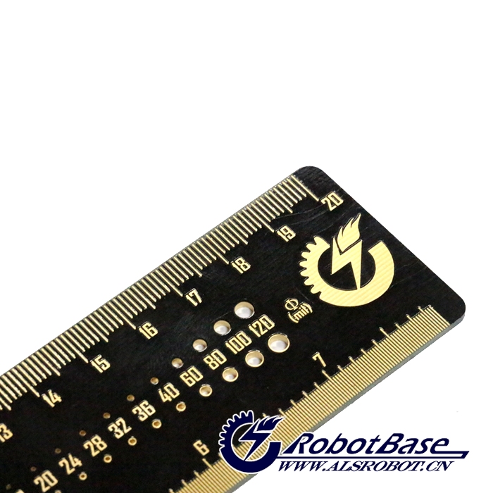 PCB直尺除了測量毫米和英寸尺寸的基本功能，它還集成了用于PCB設計的量角儀、器件、IC引腳間距對照表、電阻電容貼片封裝、常用的鉆孔直徑參考、線寬尺寸參考等功能。