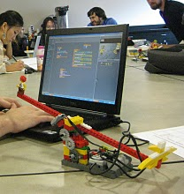 Lego_WeDo_Being_Used_With_Scratch.png Lego_WeDo_Being_Used_With_Scratch.png